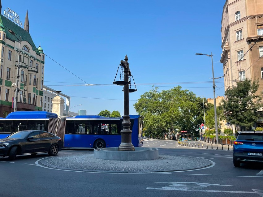 Vaga sa dva tasa osvanula na Terazijama 