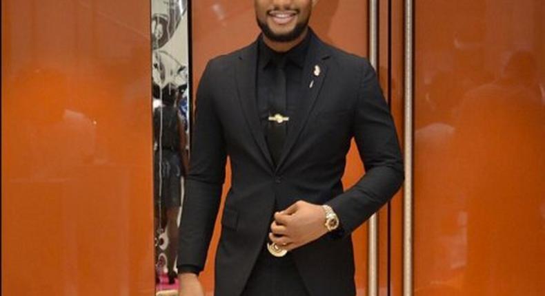 Alexx Ekubo looking dapper in all black