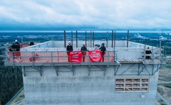 Greenpeace zakończył protest na placu budowy elektrowni Ostrołęka