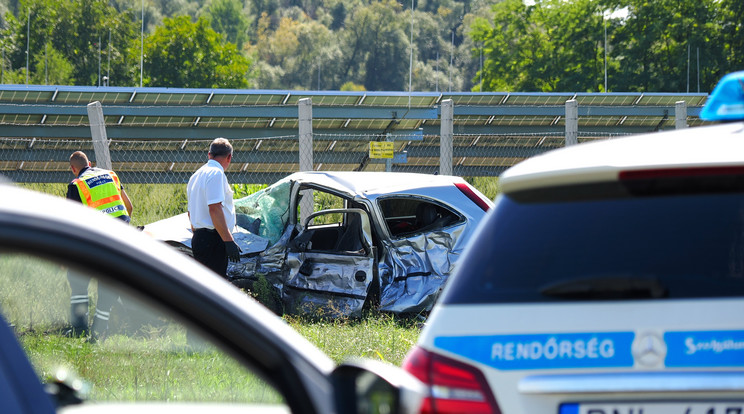 A balesetben egy ember meghalt, hárman megsérültek /Fotó: MTI/Donka Ferenc