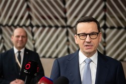 Morawiecki: 300 mln euro trafi do Polski do Wielkanocy, potem kolejne 500-600 mln
