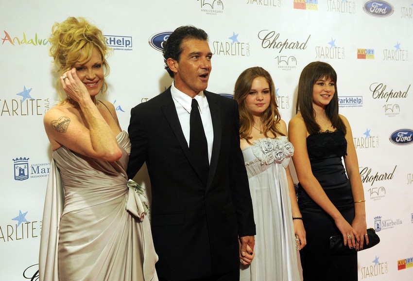 Antonio Banderas i Melani Grifit sa ćerkom Stelom, 2010. godine