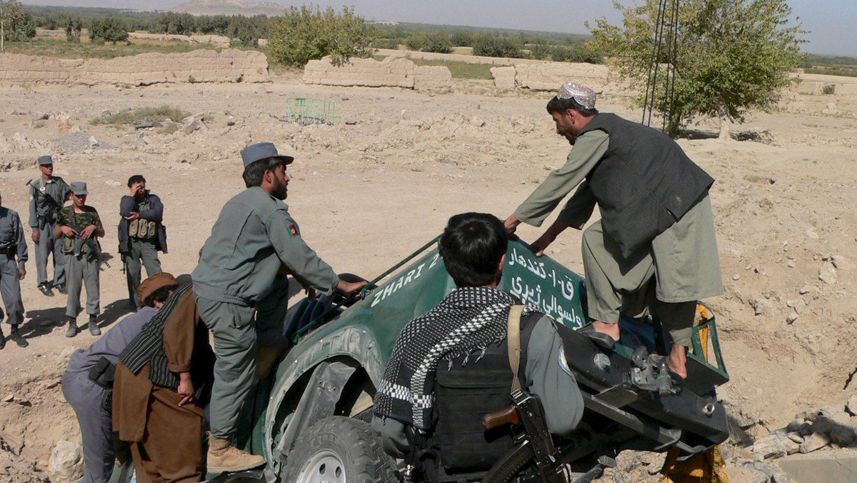 Sześć osób, w tym wicegubernator prowincji Ghazni, zginęło w zamachu samobójczym na wschodzie Afganistanu - poinformowała lokalna policja.