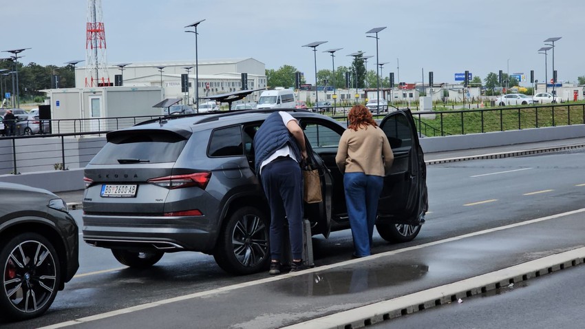 Ana Bekuta na aerodromu