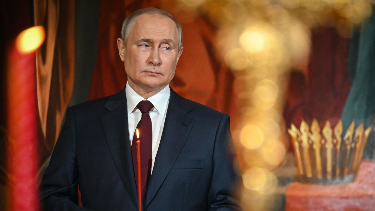 Inwazja Rosji na Ukrainę. Nerwowy Putin w cerkwi