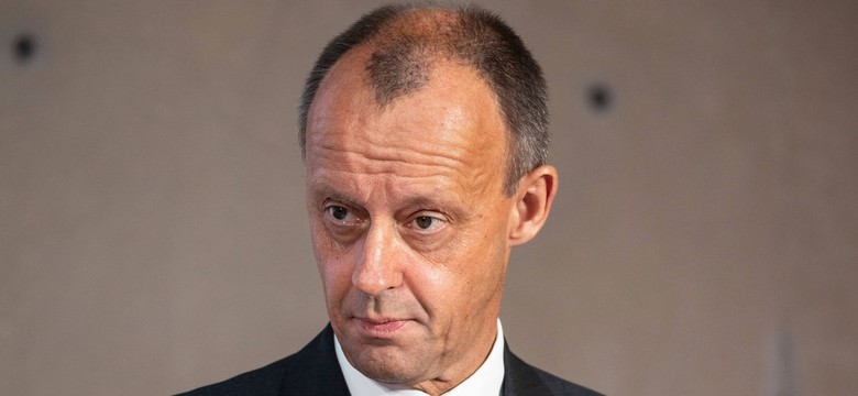 Merz bardziej popularny od protegowanej Merkel. Poparcie dla Kramp-Karrenbauer spada [SONDAŻ]