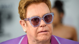 Elton John a drogos sztárok mentőangyala