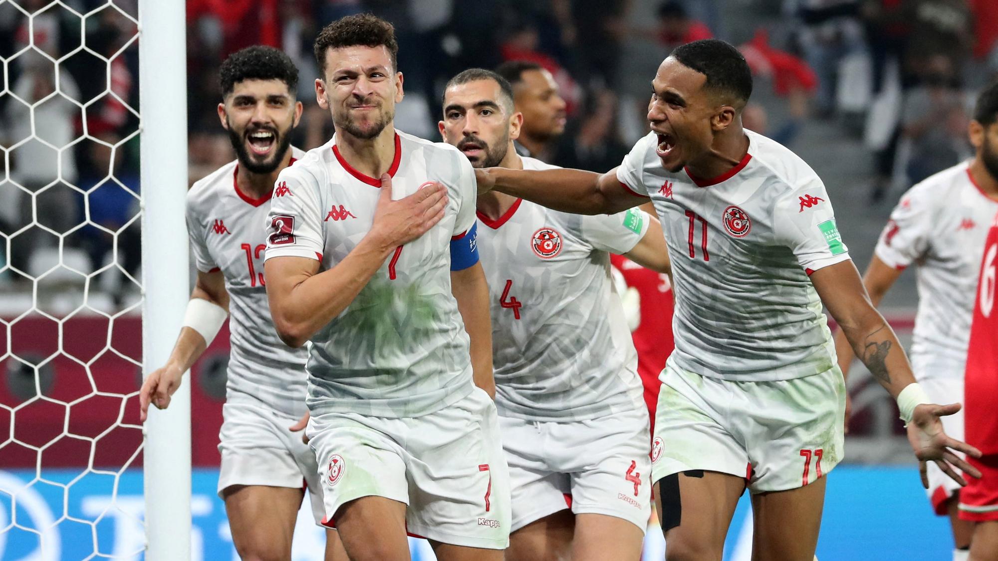 Arabský pohár FIFA: Tunisko postúpilo cez Omán do semifinále, Katar  rozstrieľal SAE