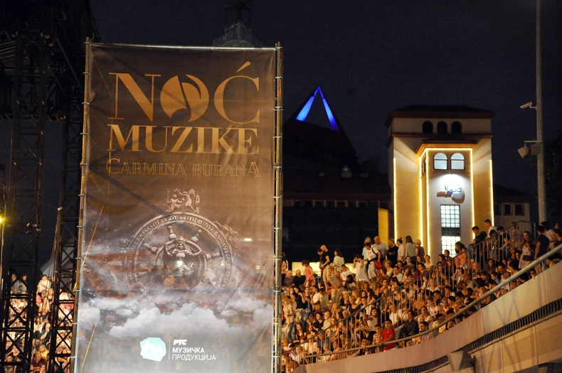 Mesto više tražilo se i na stepenicama