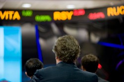 Chcesz podnieść kwalifikacje? Powinieneś postawić na finanse lub ubezpieczenia