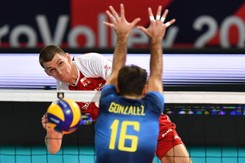 ME siatkarzy: Koncert Leona, Hiszpanie wbici w parkiet, Polacy w ćwierćfinale