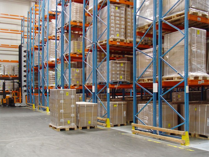 Popularność Korony rosła, a licznik zamówień przyspieszał, dlatego w pewnym momencie pojawił się pomysł spróbowania swoich sił na krajowym rynku, pod własnym brandem.