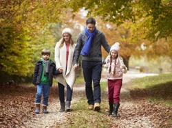 O ile spada ryzyko COVID-19 u osoby niezaszczepionej, jeśli partner się zaszczepił?