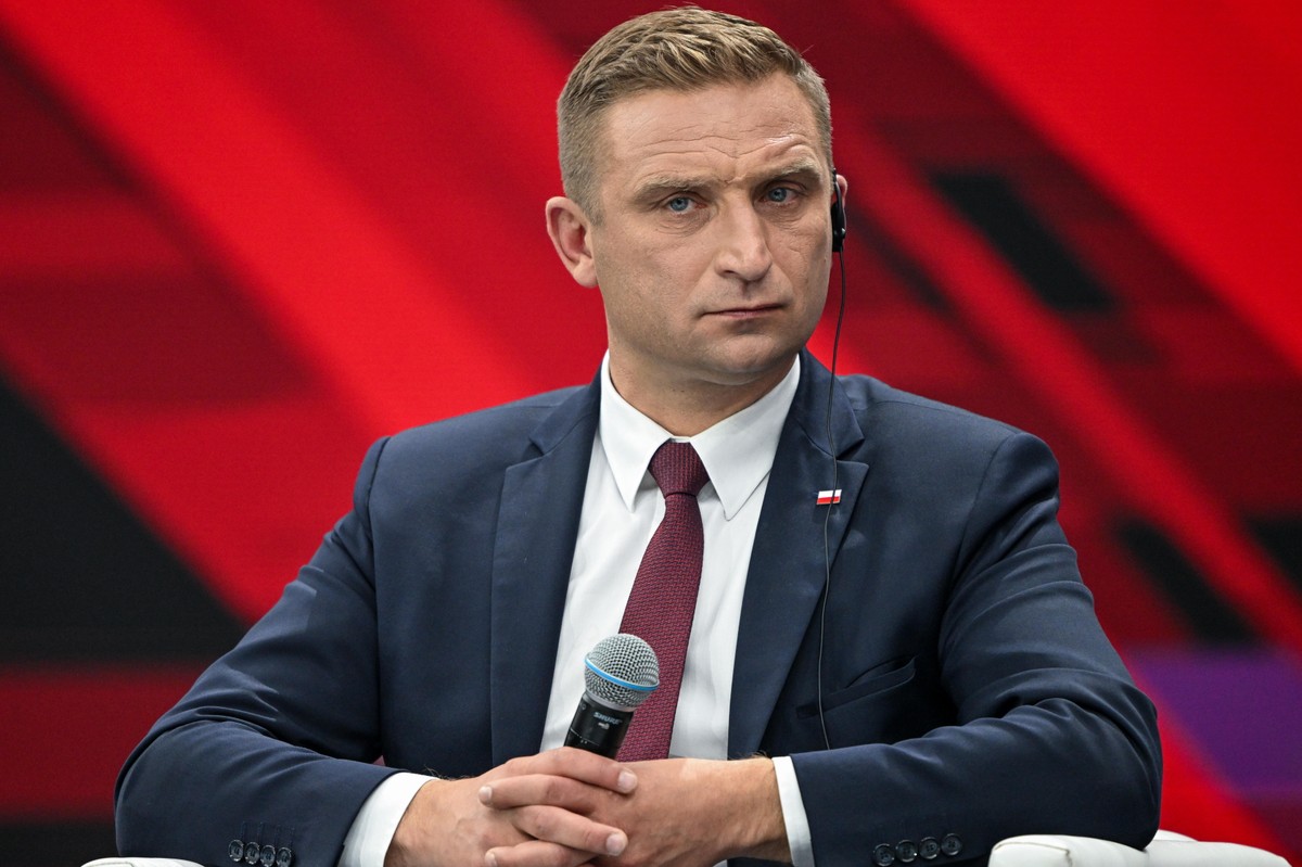 Andrzej Duda ułaskawił Bąkiewicza. „Miał pozytywną opinię środowiskową”
