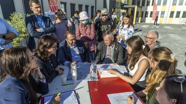 Przy jednym stole o sprawach dzielnicy. Mieszkańcy będą mogli porozmawiać z władzami Gdańska o problemach i planach dla Oruni, św. Wojciecha i Lipiec.