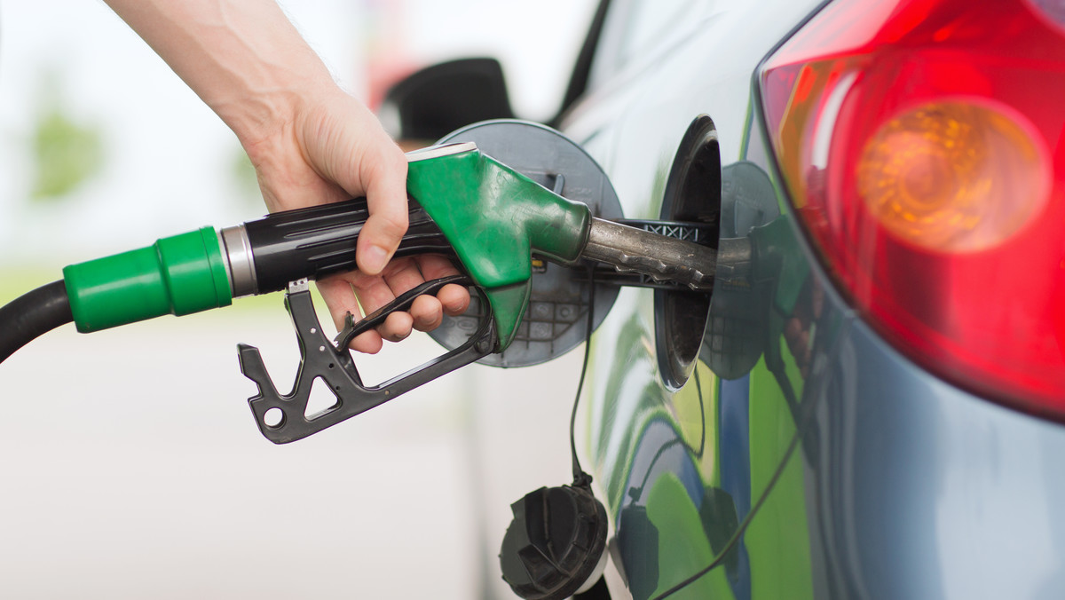 Cena paliwa w Polsce. Benzyna staniała pierwszy raz od dawna