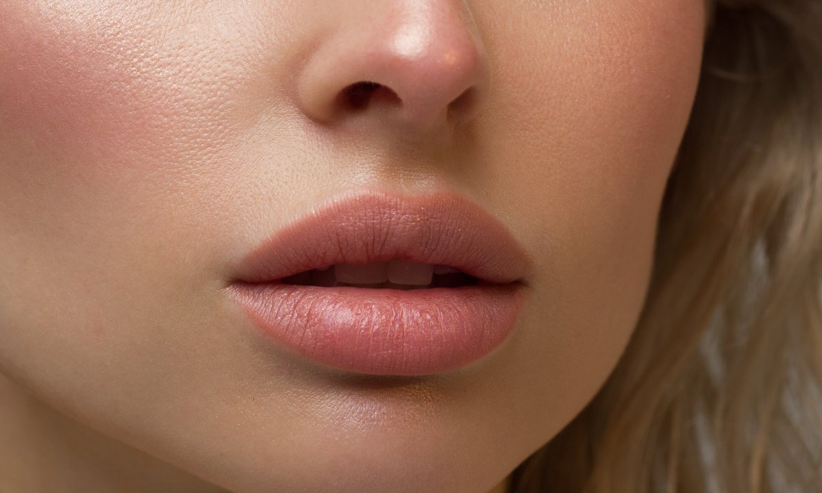 To serum robi ze zmarszczkami to samo, co wypełniacz – tylko bez igły. Efekt plumpingu, wow!