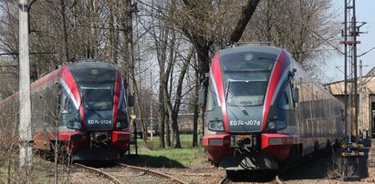 Pasażerowie się męczą, a pociągi rdzewieją na bocznicy