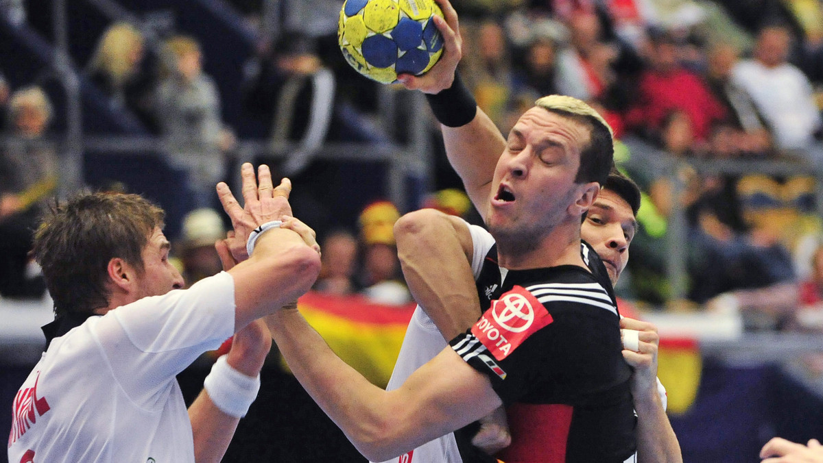 Reprezentacja Niemiec przegrała z Norwegią 25:35 (13:17) w swoim ostatnim meczu fazy zasadniczej mistrzostw świata w piłce ręcznej w Szwecji i zajęła w grupie I ostatnie miejsce.