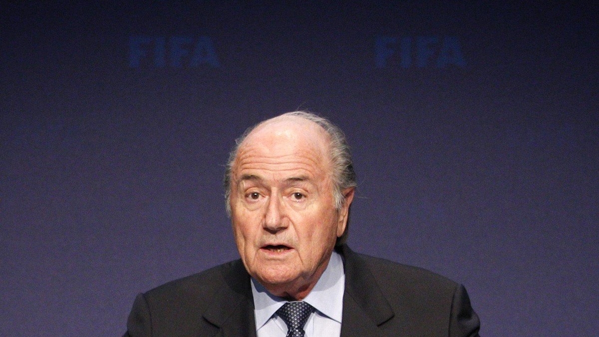 Prezydent FIFA Joseph Blatter przyznał, że podoba mu się pomysł rozegrania mistrzostw świata w 2022 roku w styczniu, a nie w czerwcu. Organizatorem mundialu będzie wówczas Katar, gdzie o tej porze roku temperatury dochodząc do 40, a nawet 50 stopni Celsjusza.