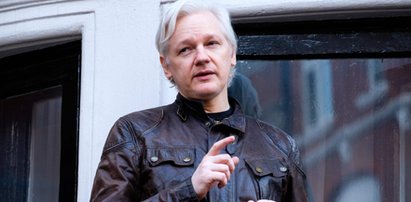 W zamknięciu Assange płodził dzieci!