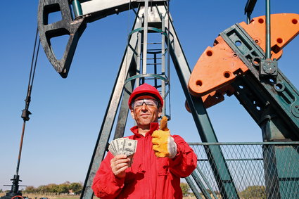 Ropa naftowa zaczyna odrabiać straty po ubiegłotygodniowych spadkach
