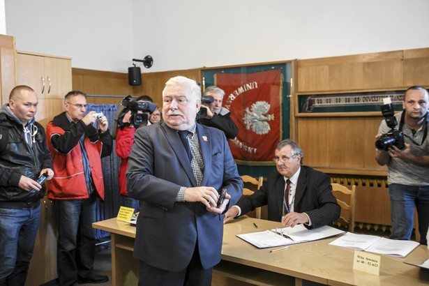 Wałęsa ostro krytykuje Dudę: To jest kalanie własnego gniazda! Powinien się wstydzić