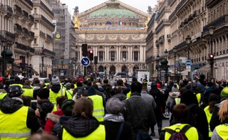 Francja: Jeden z liderów 'żółtych kamizelek' wypuszczony z aresztu po nocnym zatrzymaniu
