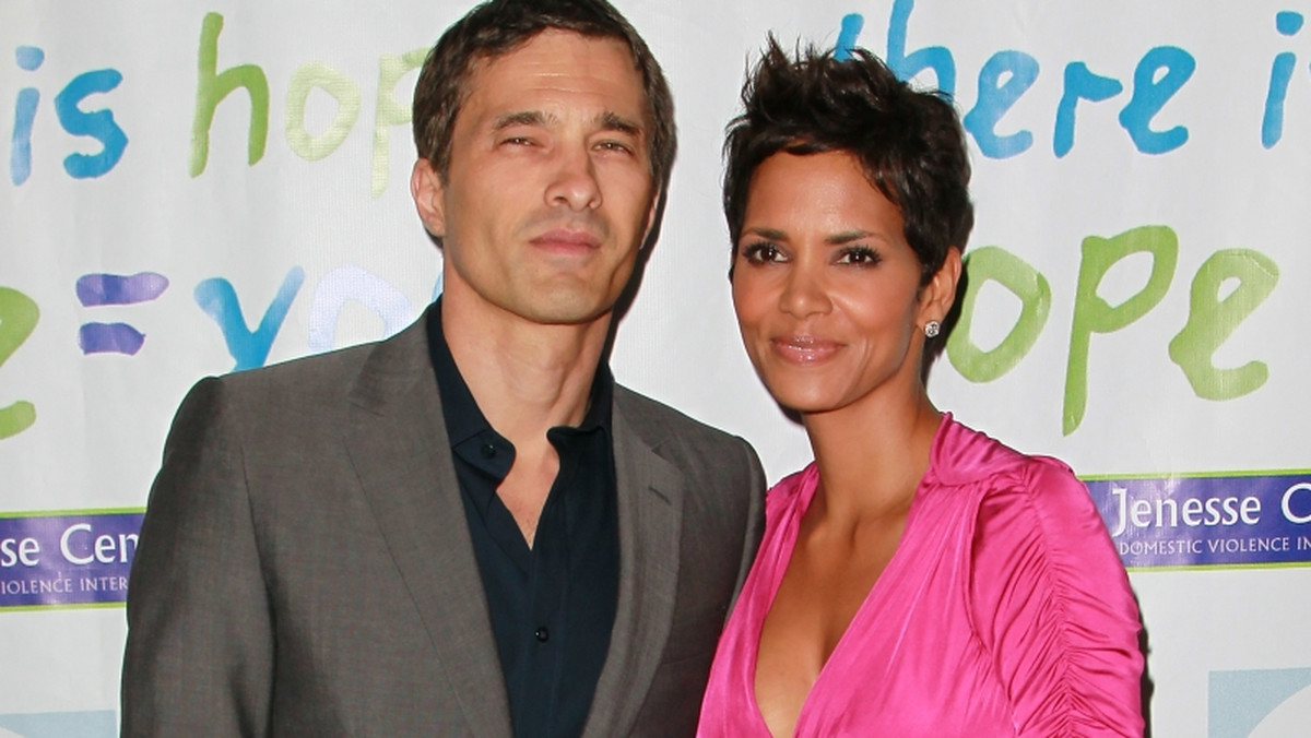 Olivier Martinez potwierdził, że zaręczył się z Halle Berry.