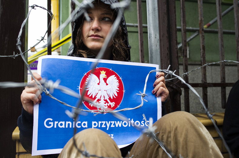 Demonstracja w obronie uchodźców w Usnarzu Górnym przed dowództwem Straży Granicznej w Warszawie, sierpień 2021 r.