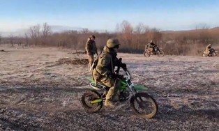 Piorunująca szarża Rosjan. Na front dotarła „nowa kawaleria”