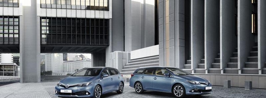 Odświeżona Toyota Auris pojawi się jako hatchback i kombi.