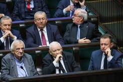'PiS ofiarą własnych reform sądowych'. Subwencja dla PiS w zawieszeniu