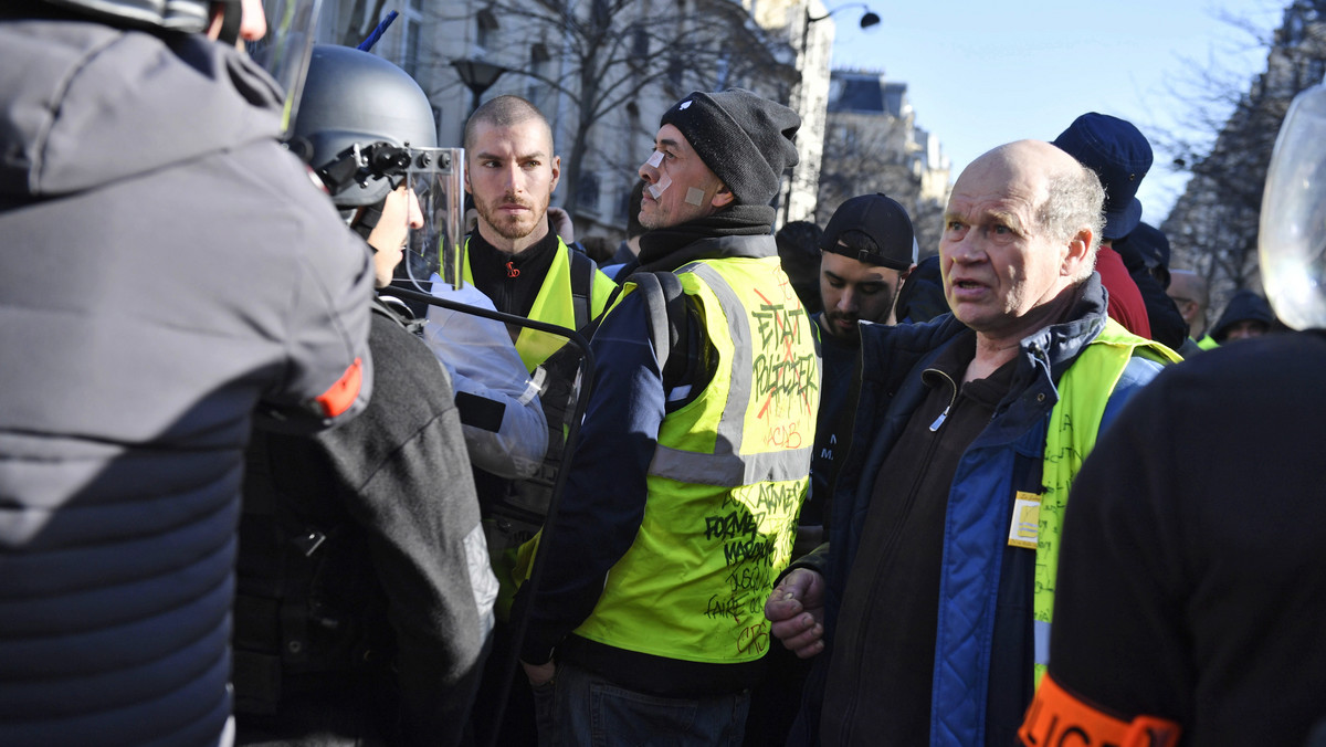 Prokuratura w Paryżu poinformowała, że wszczyna dochodzenie w sprawie słownych napaści i antysemickich inwektyw pod adresem znanego filozofa Alaina Finkielkrauta, których dopuścili się członkowie ruchu „żółtych kamizelek" podczas sobotniego marszu.