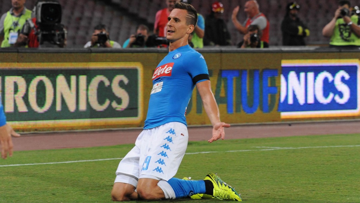 Arkadiusz Milik w sobotę po raz pierwszy w obecnym sezonie wyszedł w podstawowym składzie Napoli w meczu Serie A. Polak zdobył dwie bramki, a jego klub zwyciężył 4:2 (2:0). Szkoleniowiec neapolitańczyków Maurizio Sarri nie ukrywa, że jest pod dużym wrażeniem występu byłego napastnika Ajaksu Amsterdam.