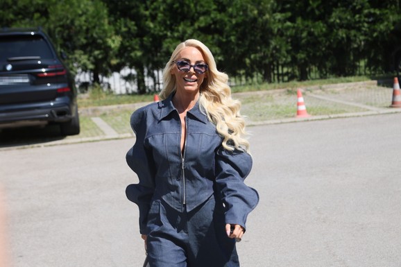 (VIDEO) "PRIPREMILI SMO DOČEK ZA ZORICU, BIĆE IZNENAĐENJA" Bojana Lazić o povratku pevačice u Pinkove Zvezde: "Kemiš je tu, prati je"