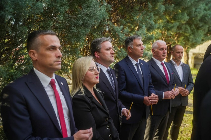 Selaković na grobu Alekse Šantića