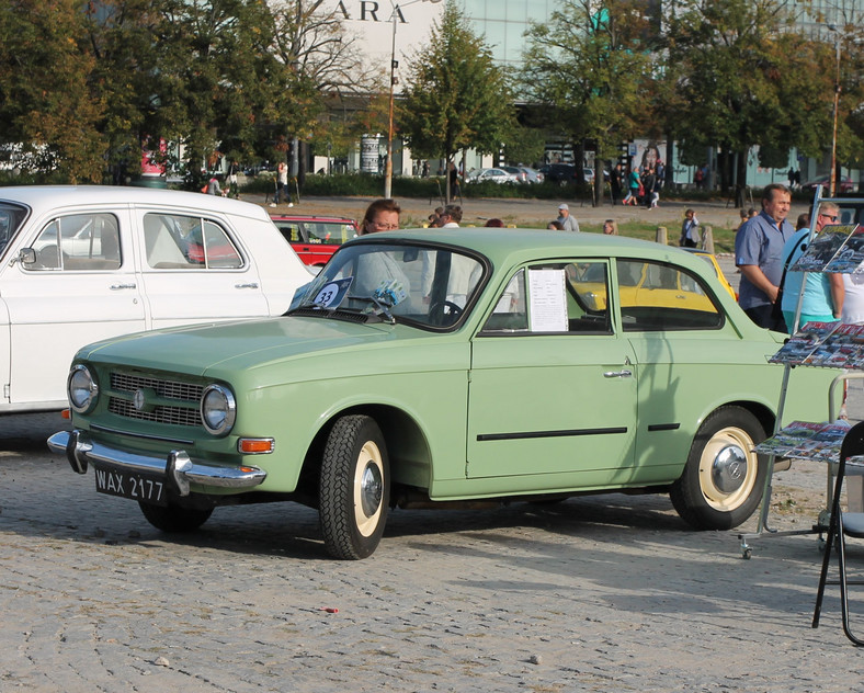 Zlot samochodów Warszawa i Syrena na Placu Defilad w Warszawie