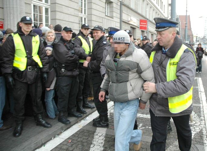 Nazbyt energicznych numizmatyków uspokajała policja