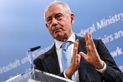 "Mur ideologii runął w Berlinie". Mocne słowa włoskiego ministra o "froncie rozsądku"