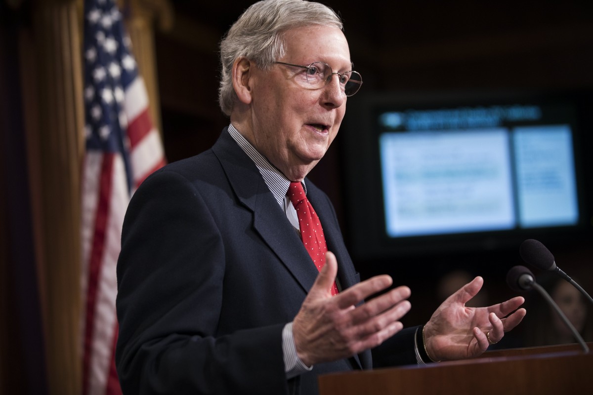 „Ponury żniwiarz” (ang. Grim Reaper), „Darth Vader”, „Bogaty Mitch” (ang. Rich Mich), „Moscow Mitch” – to tylko niektóre z przydomków, których dorobił się Mitch McConnell Dostawca: PAP/EPA.