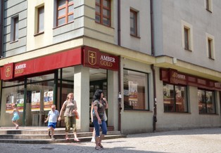 UOKiK analizuje reklamy Amber Gold