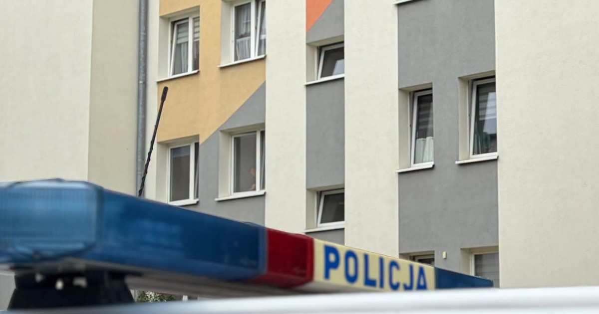Makabryczne odkrycie w puławskim bloku: ciało młodej pary w mieszkaniu