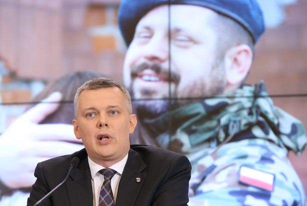 Siemoniak: F-16 mogą być w Polsce w ciągu kilku godzin