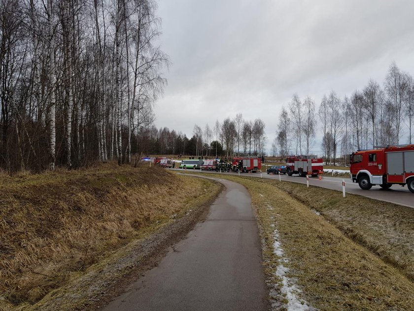 Groźny wypadek na Podlasiu. Autobus wypadł z drogi