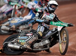 Żużlowca boli tak, że nie może włożyć skarpetek