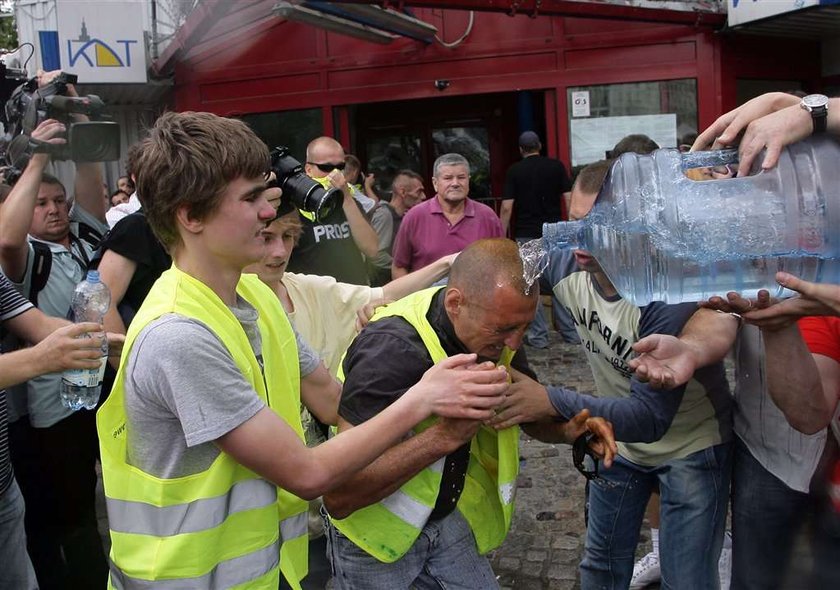 Bitwa o KDT. Jest wielu rannych. Wideo