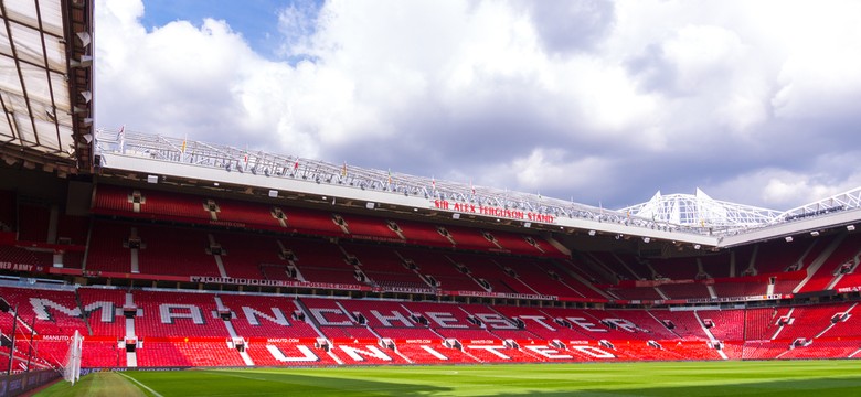 Manchester United zainstaluje na Old Trafford 1500 miejsc stojących