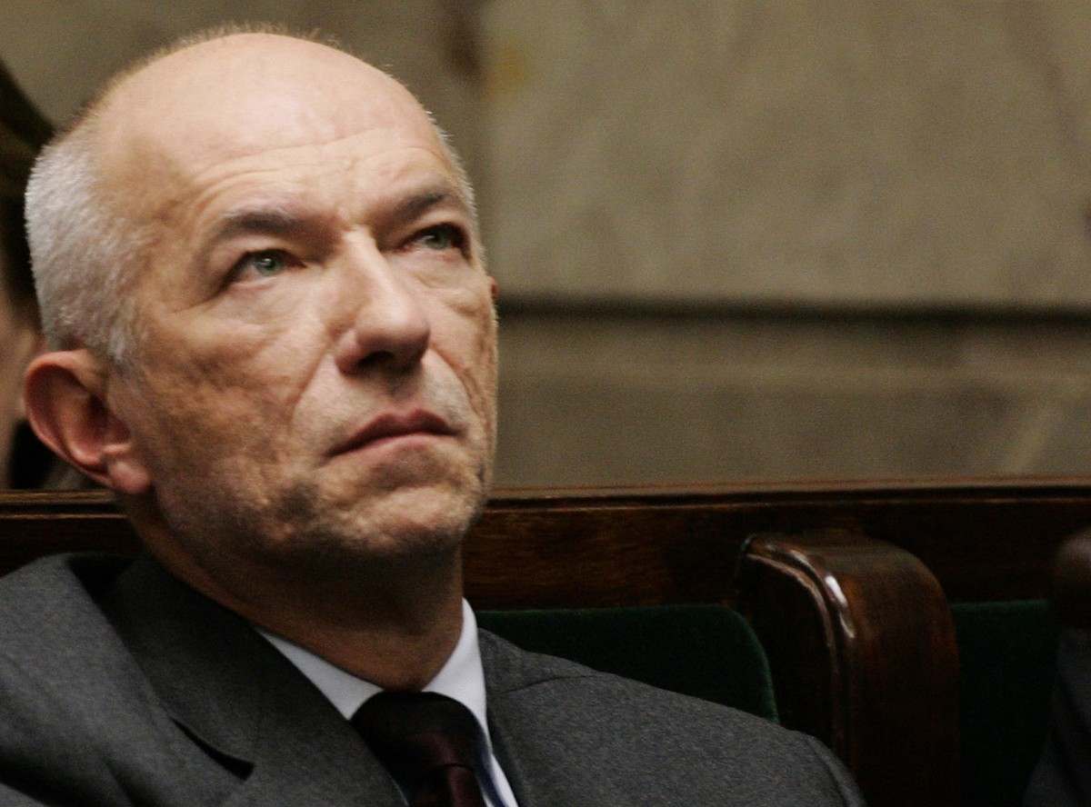 Ćwiąkalski nie jest już profesorem

Posiedzenie Sejmu .

Ekspose premiera Donalda Tuska prezentujace zalozenia i plany zwiazane z pracami rzadu pod jego przewodnictwem . Wotum zaufania dla gabinetu Donalda Tuska .

nz. Zbigniew Cwiakalski

fot.Michal Rozbicki