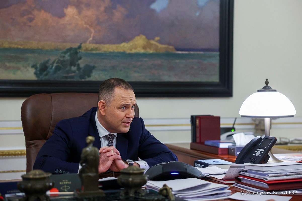 Rozmowa telefoniczna prezydentów Polski i USA. Podano, jakie były tematy